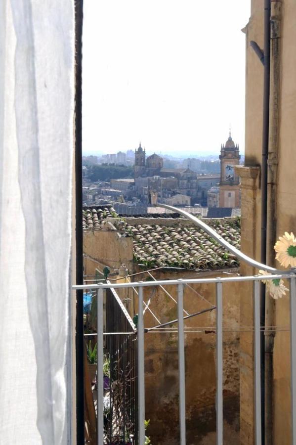 La Scalinata Home Apartment كالتاجيروني المظهر الخارجي الصورة