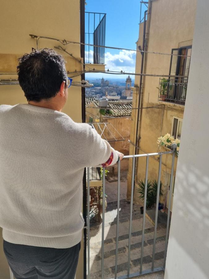 La Scalinata Home Apartment كالتاجيروني المظهر الخارجي الصورة